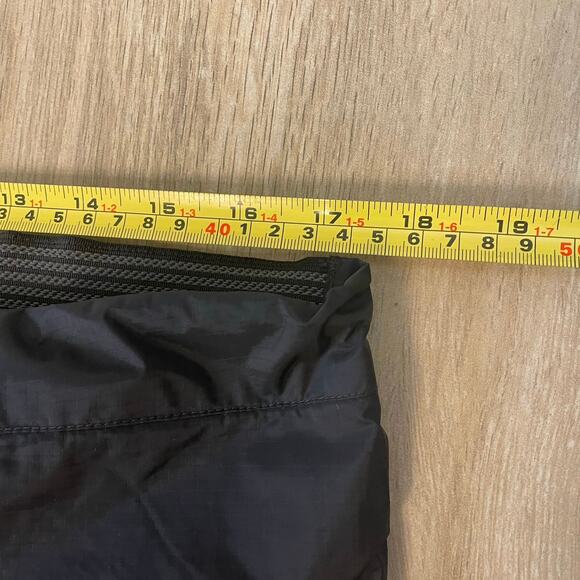 READ Patagonia Men’s L Nylon Rain Pants Black Zip Ankles Hiking Shell Drawstring - Picture 4 of 9